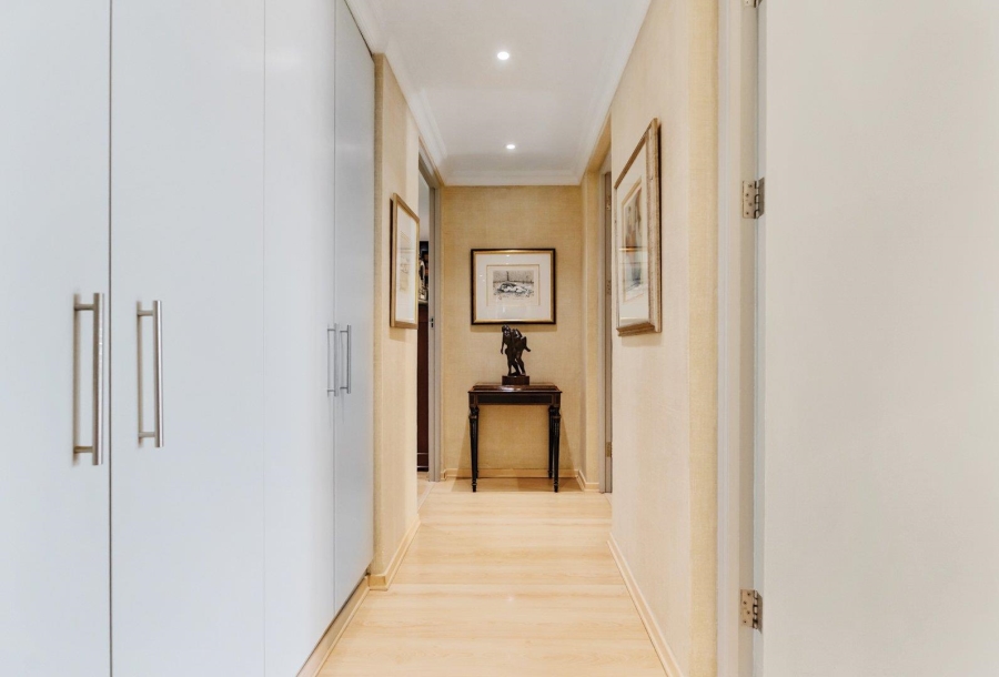 3 Bedroom Property for Sale in Sea Point Western Cape